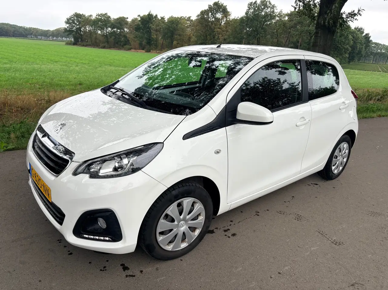 Peugeot 108 108 1.0 e-VTi Active — photo 1 of 11