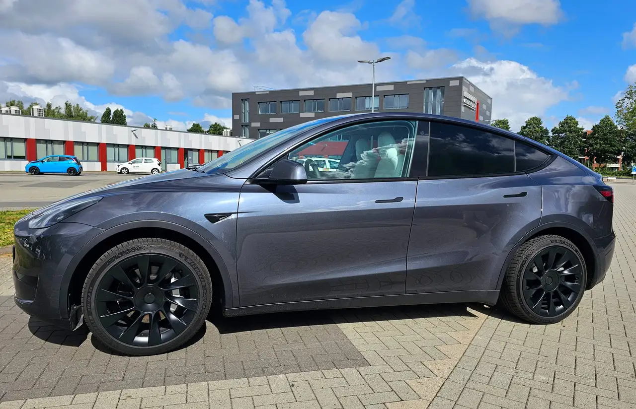 Tesla Model Y Tesla Model Y RWD 2023 | Premium Wit | 20" | Garantie — photo 1 of 15