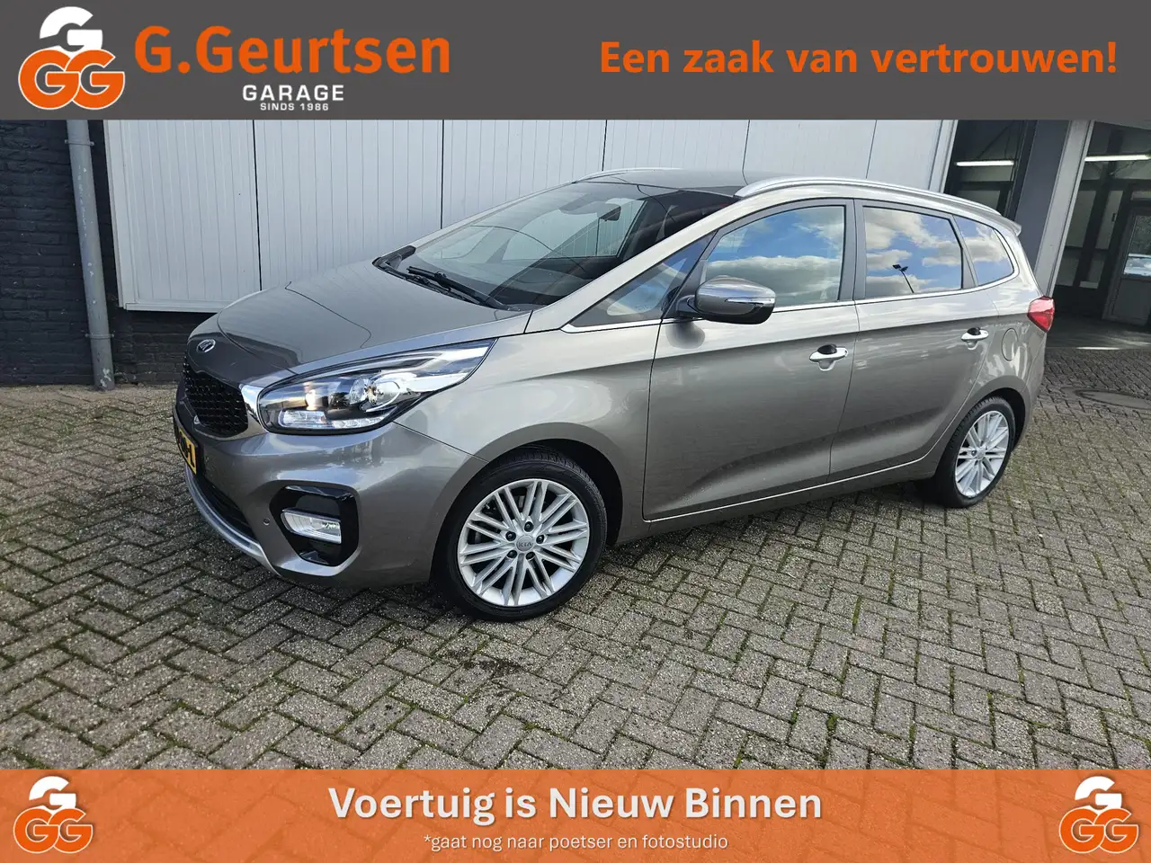 Kia Carens 1.6 GDi DynamicLine Trekhaak, Camera, — photo 1 of 12
