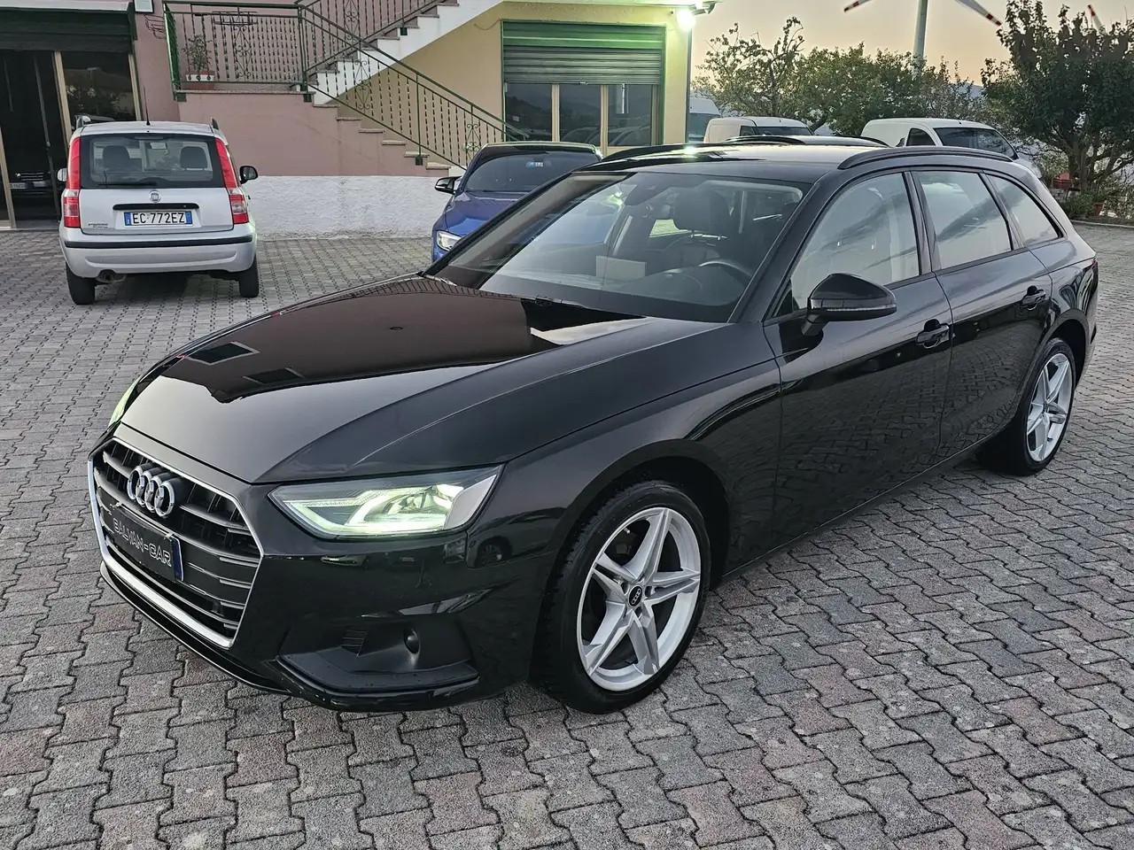 Audi A4 Avant 30 2.0 tdi mhev 136cv s-tronic — photo 1 of 14