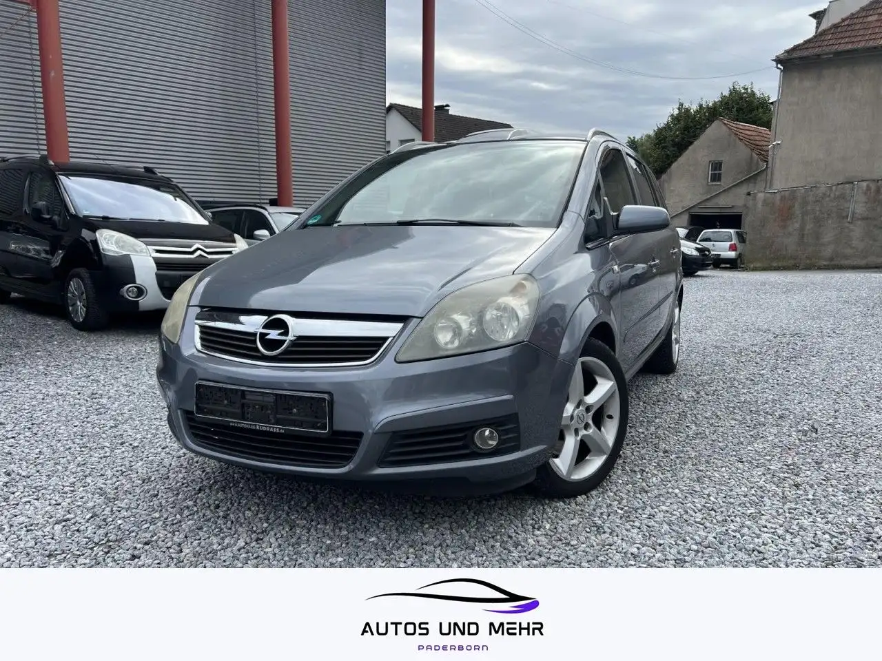 Opel Zafira B Cosmo 7 Sitzer Klima Navi Panoramadach — photo 1 of 15