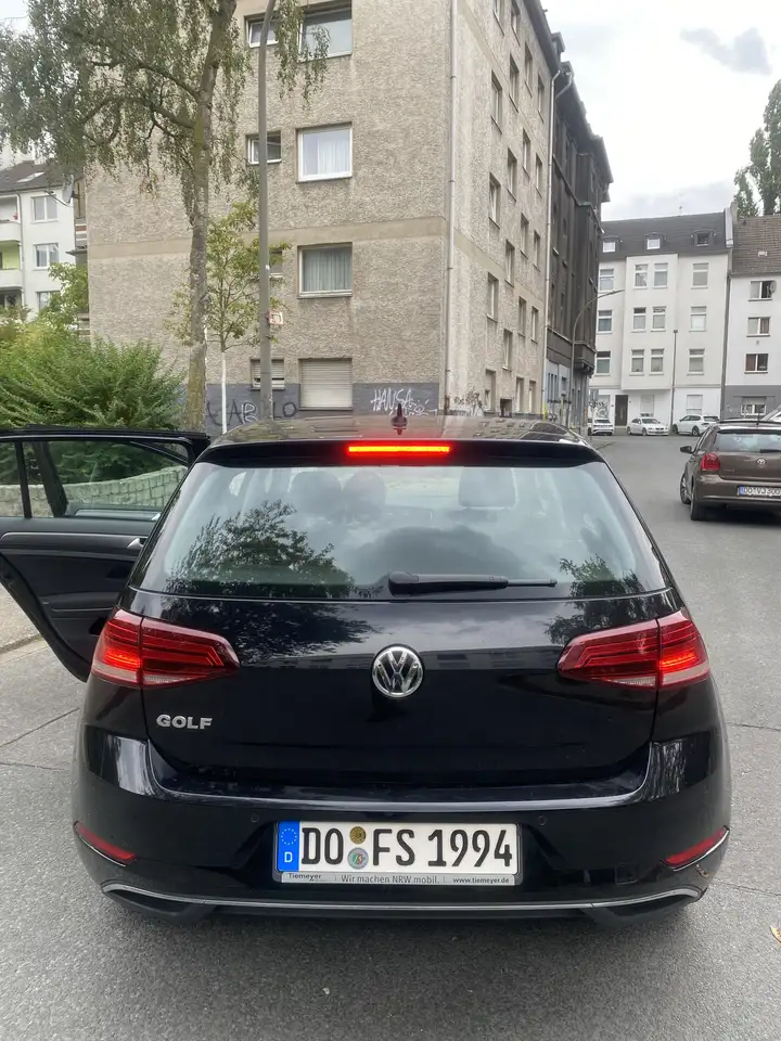 Volkswagen Golf 1.6 TDI SCR DSG Comfortline — photo 1 of 12