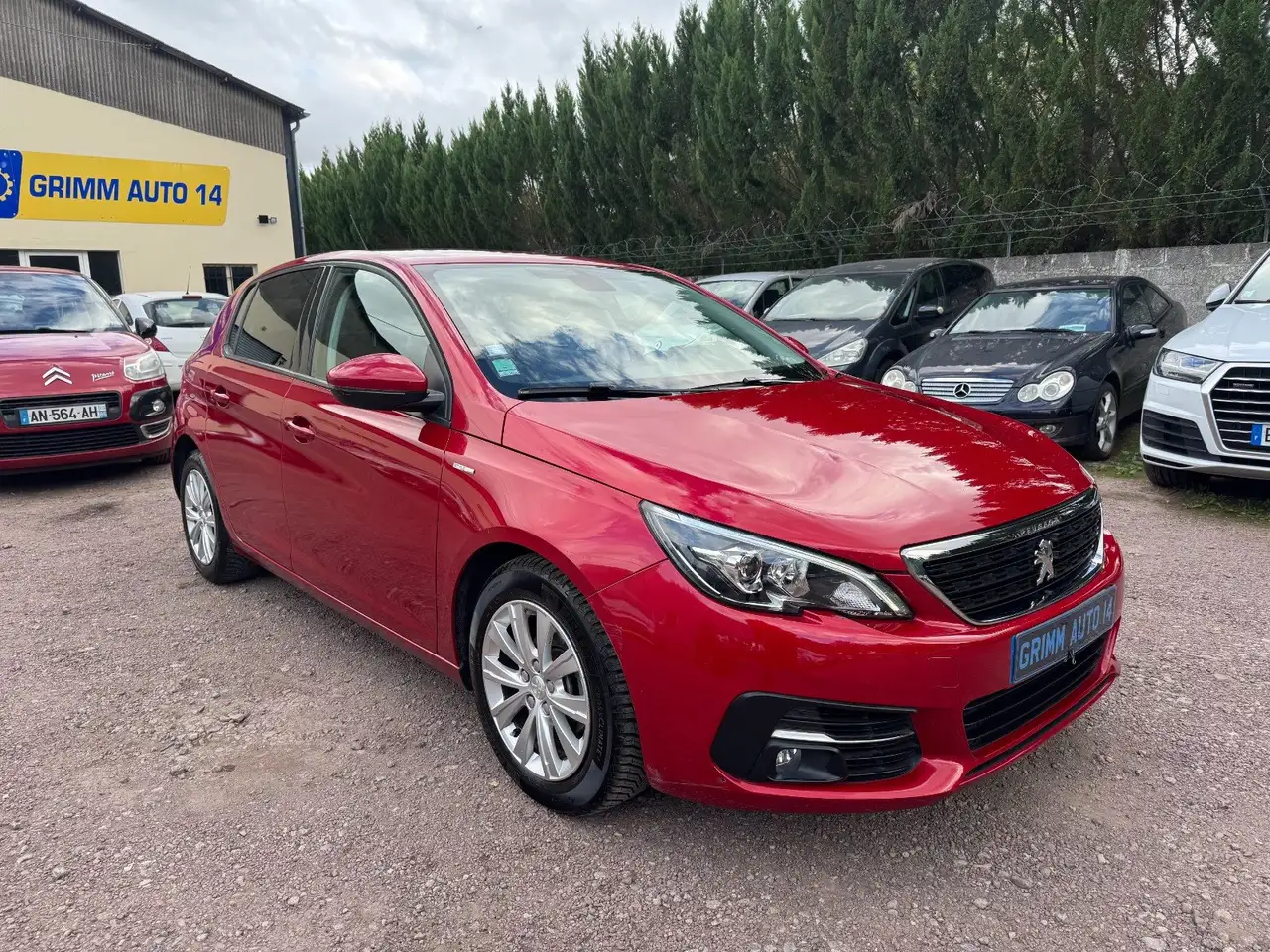 Peugeot 308 1.5 BlueHDi 100ch — photo 1 of 6