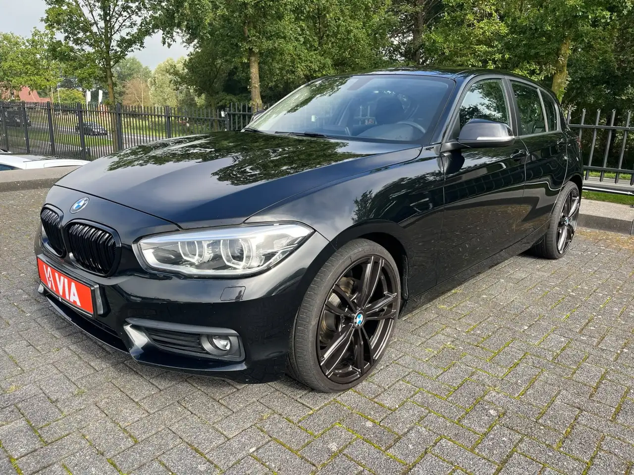 BMW 118 1-serie 118i | 136PK | Black edition | Advantage | — photo 1 of 23