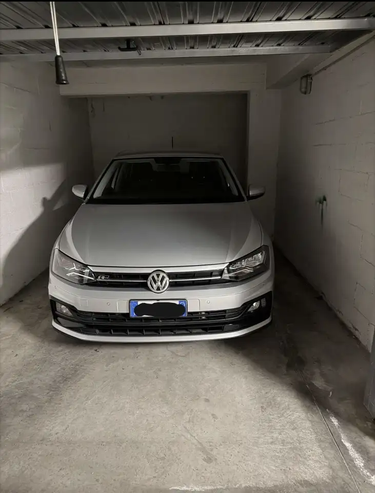 Volkswagen Polo 5p 1.6 tdi R-Line 95cv — photo 1 of 6