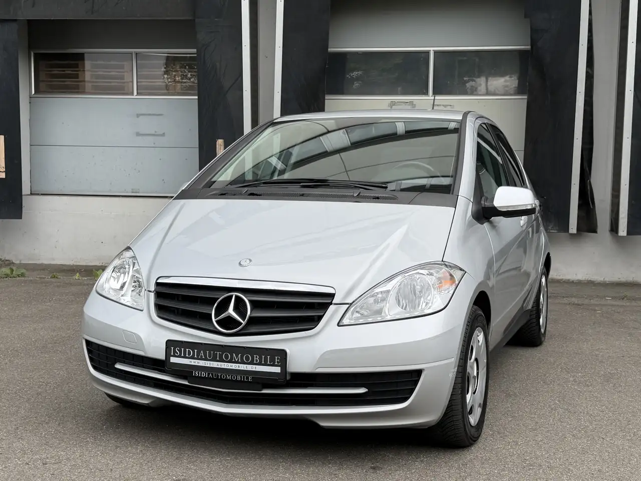 Mercedes-Benz A 180 Classic Automatik-Getriebe Comand Tempomat — photo 1 of 35
