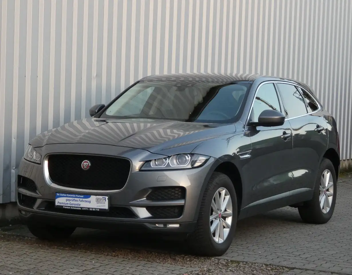 Jaguar F-Pace F-PACE Portfolio AWD-Motor Überholt — photo 1 of 24