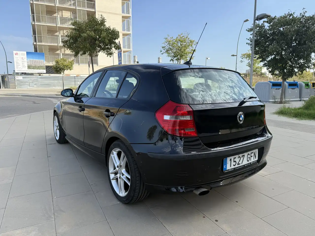 BMW 118 118d — photo 1 of 8