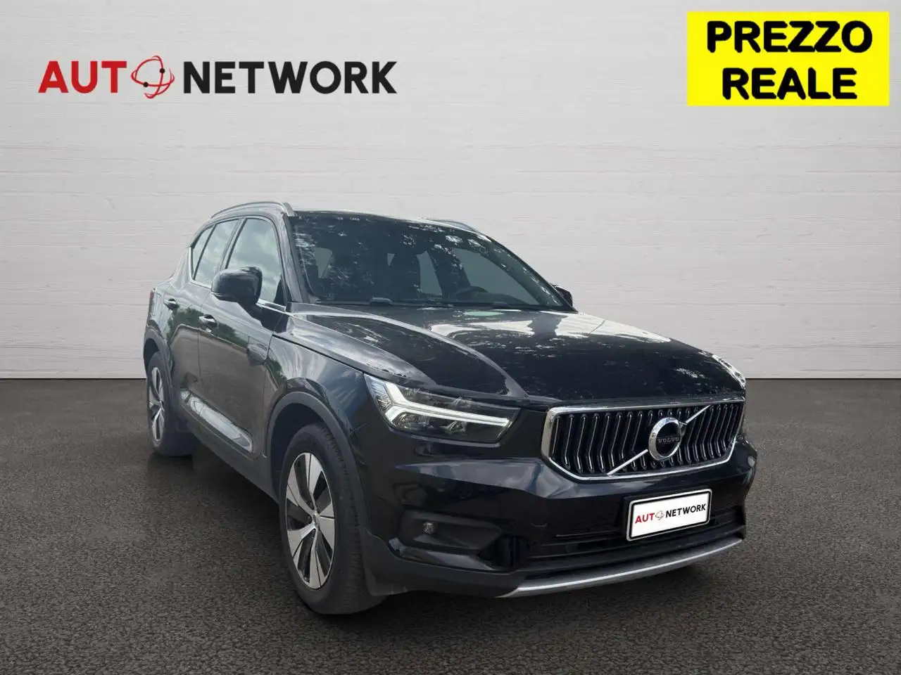 Volvo XC40 T4 Recharge Plug-in Hybrid Inscription Expression — photo 1 of 13