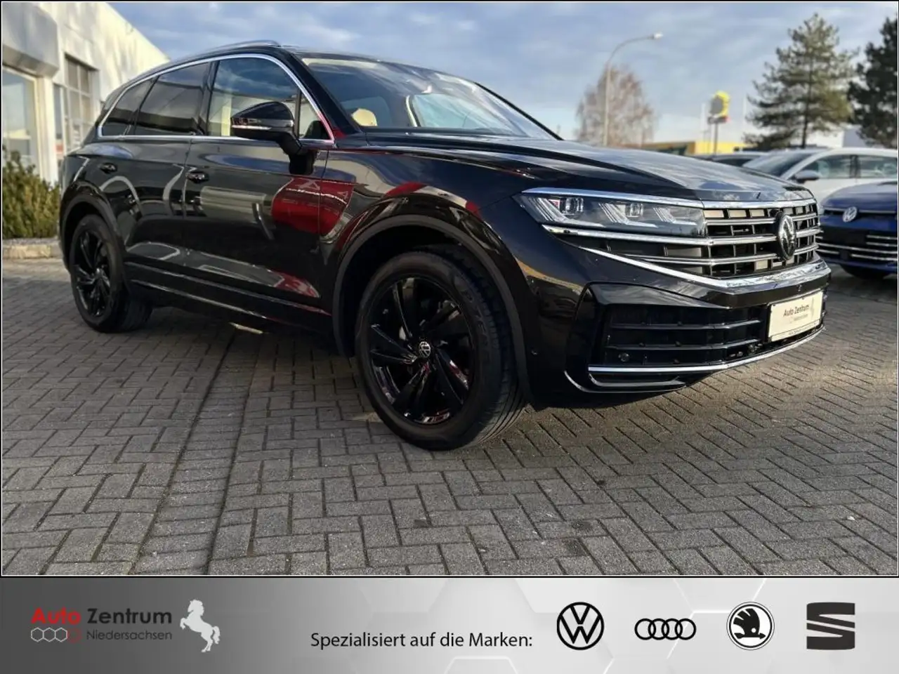 Volkswagen Touareg 3.0 V6 TDI Eleg Mwst.ausw, BEIGE AHK*PANO StandHzg — photo 1 of 15