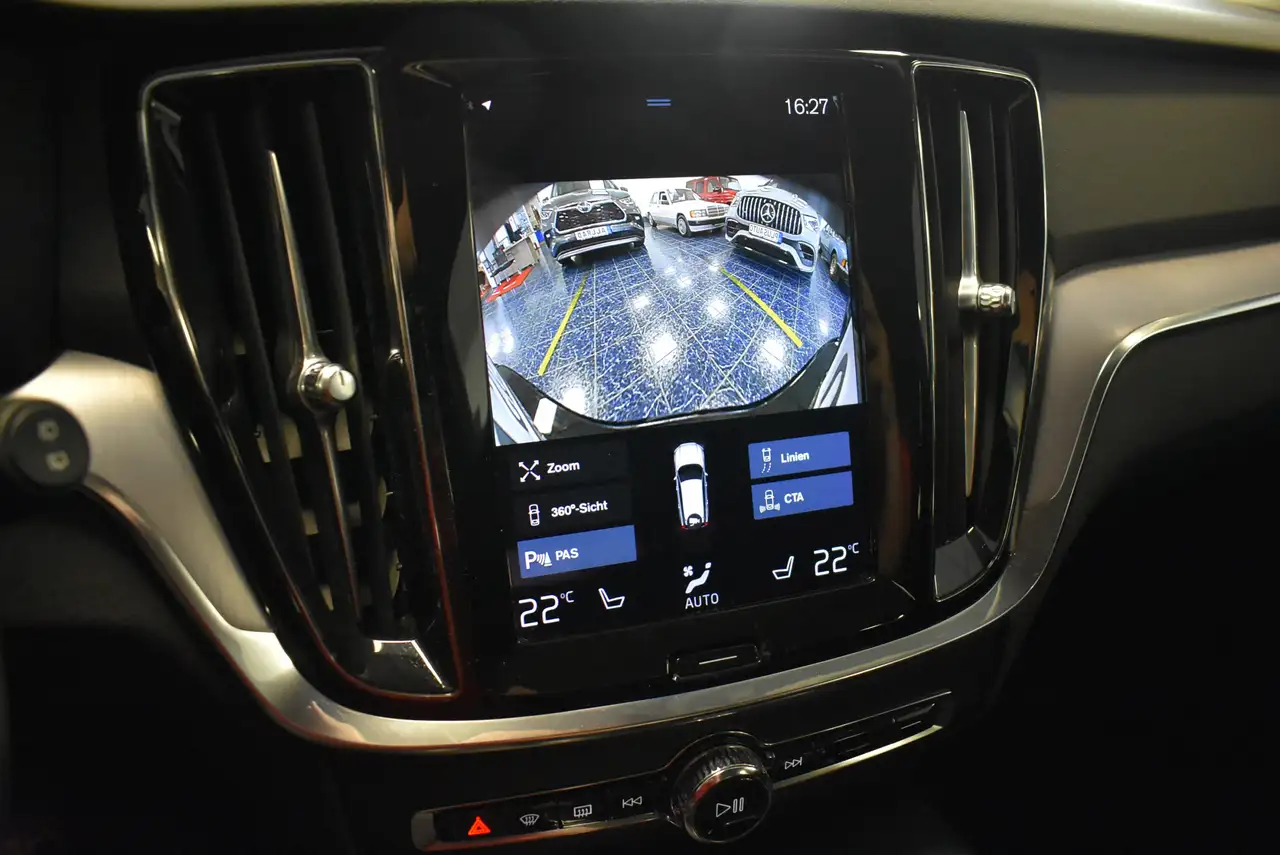 2021 Volvo V60 R-Design Expres Recharge Plug-In Hybrid AWD, photograph 10