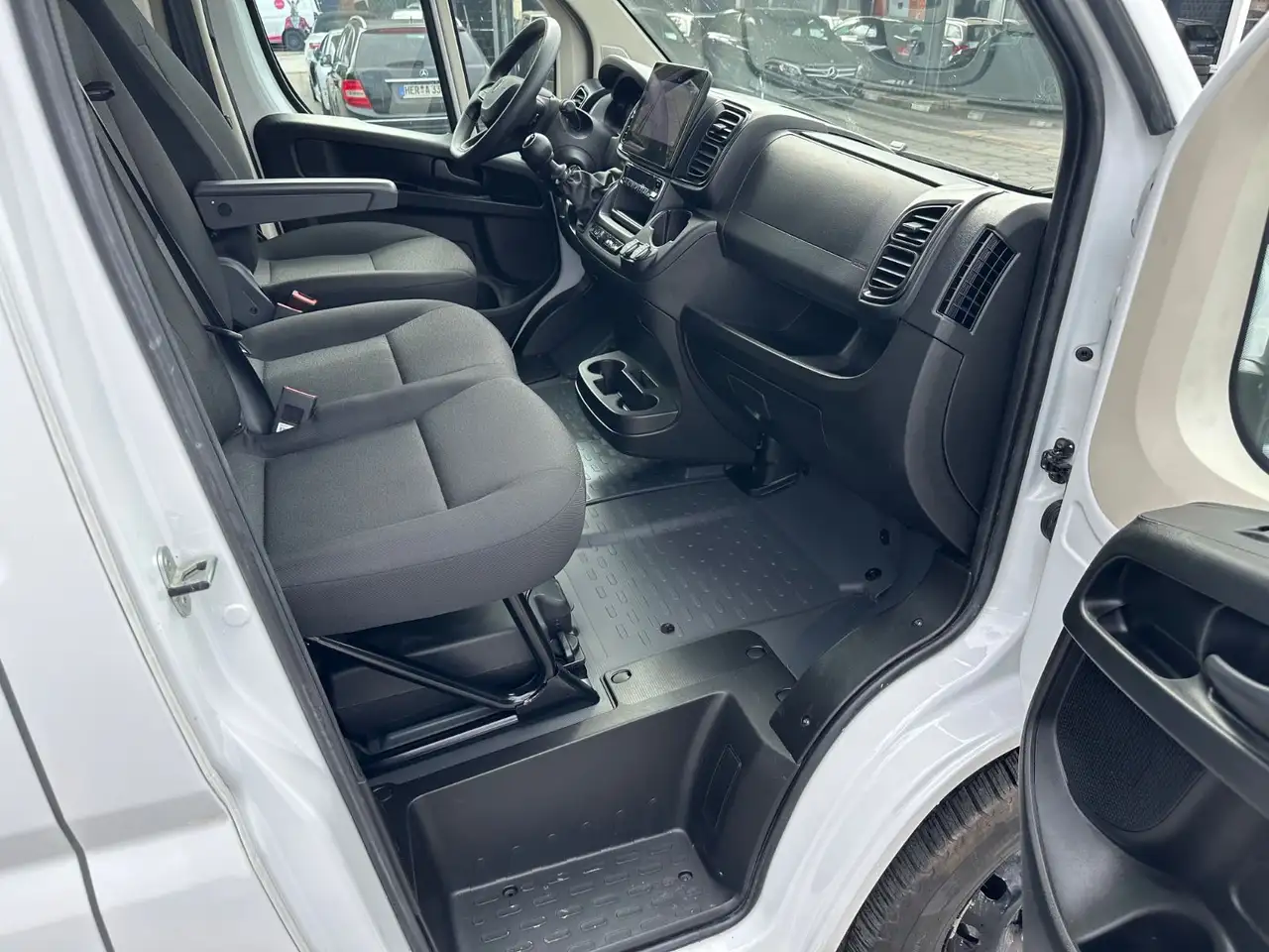 2026 Peugeot Boxer Kasten Hochraum 335 L2H2 BlueHDi 140 Navi, photograph 11