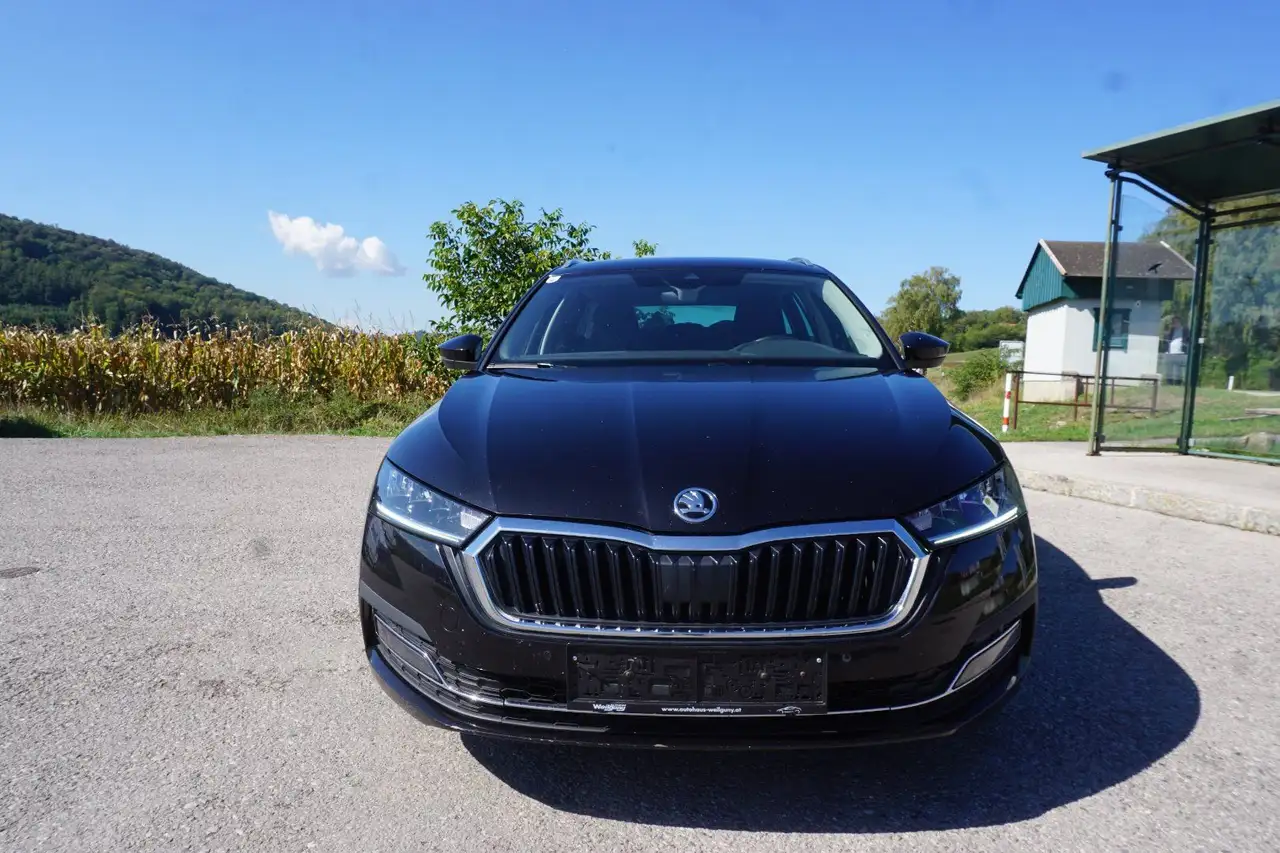 Skoda Octavia 2.0 TDI DPF Style — photo 1 of 31