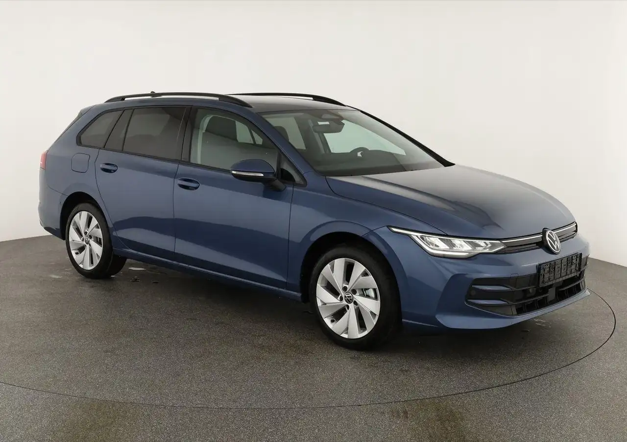 Volkswagen Golf Variant 1.5 eTSI 110 kW Life VIII DSG Life, AHK, easyOp... — photo 1 of 39