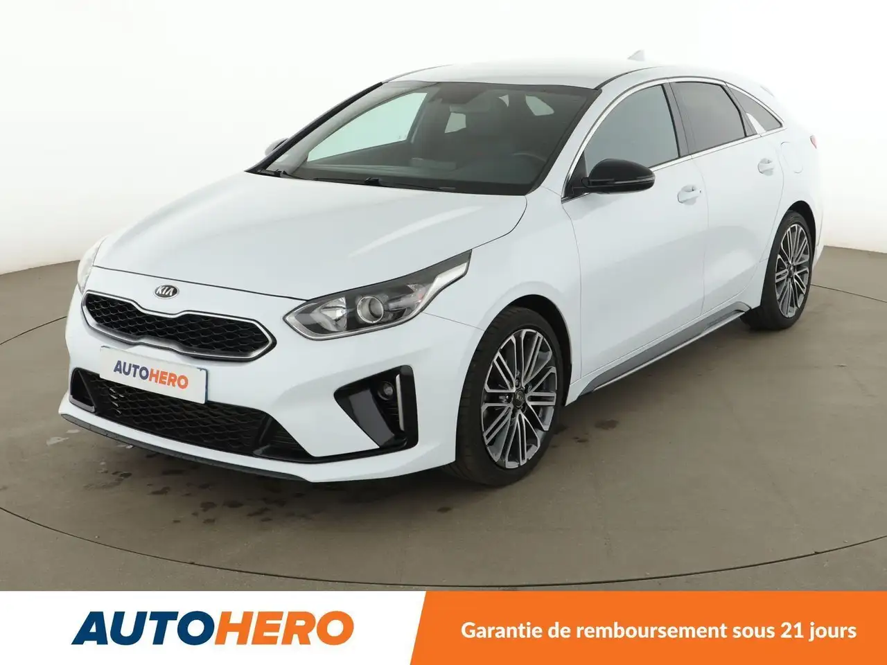 Kia ProCeed / pro_cee'd 1.5 T-GDi GT Line — photo 1 of 31