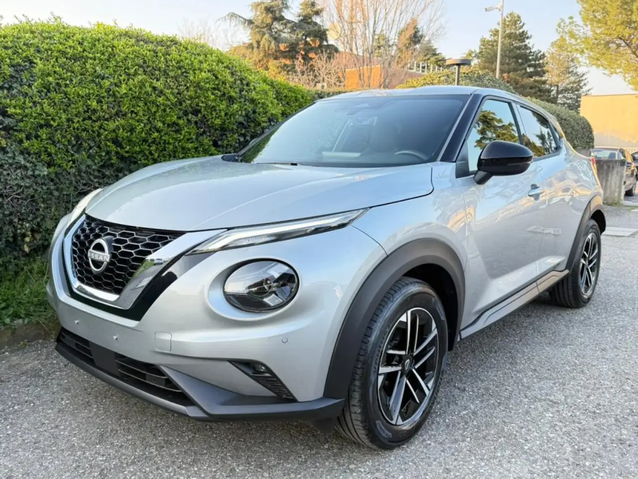 Nissan Juke 1.0 DIG-T 114 CV DCT N-Connecta LED - TELEC. - 17 — photo 1 of 15