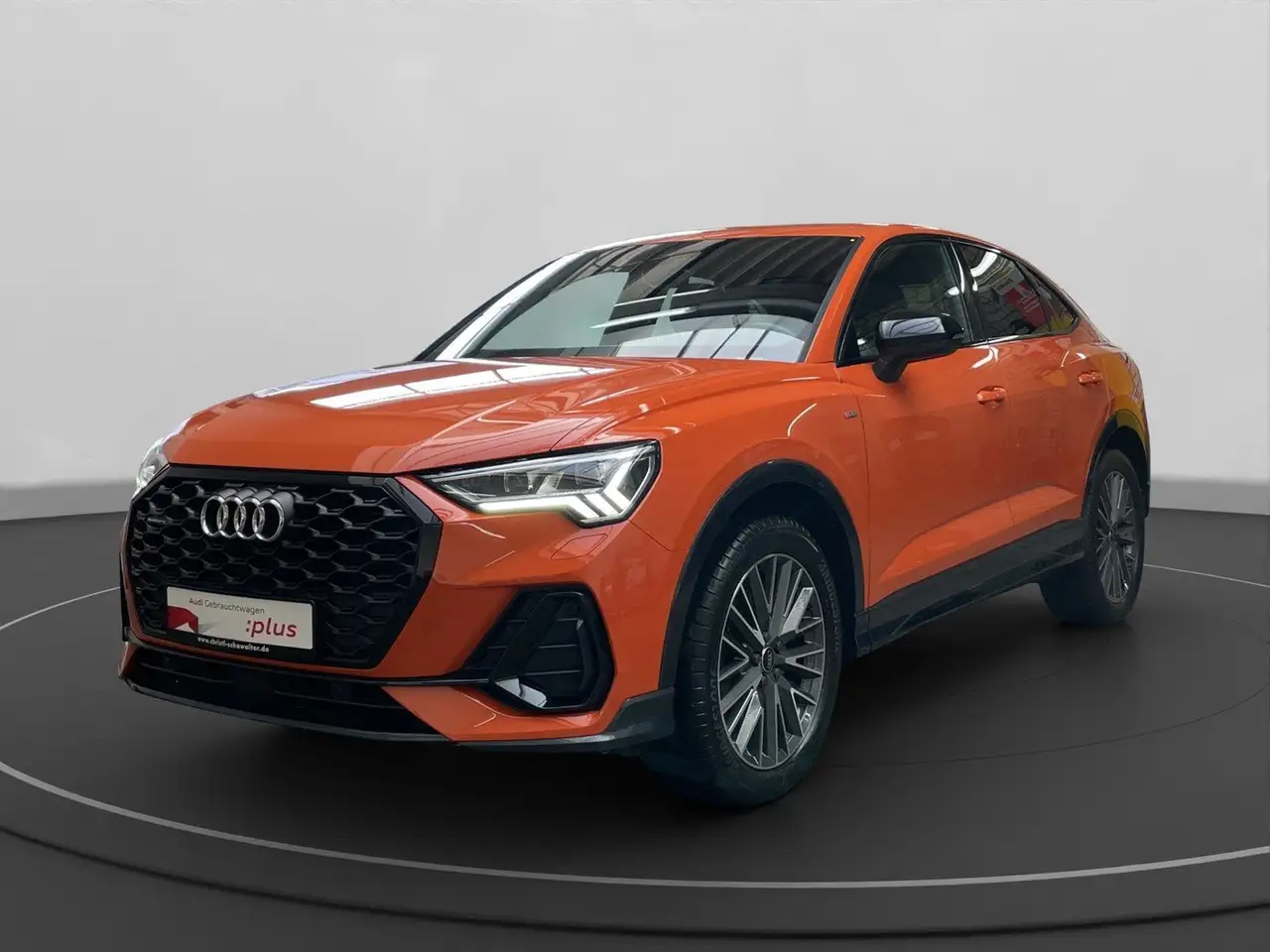 Audi Q3 Sportback 40 TFSI quat S line AHK ACC MATRIX — photo 1 of 19