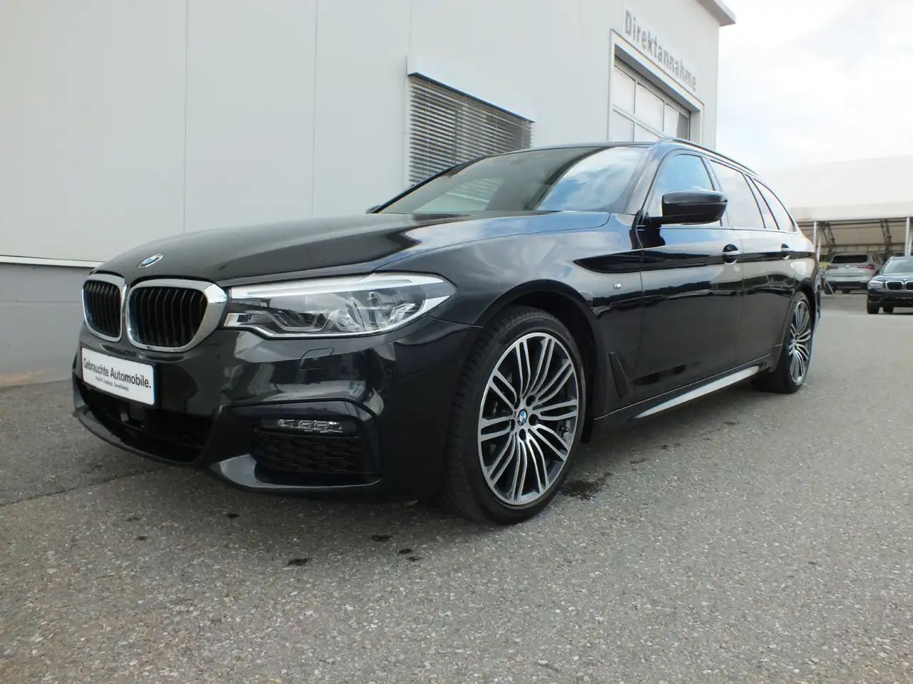 BMW 520 d xDrive — photo 1 of 32