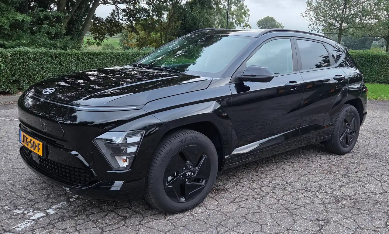 Hyundai KONA KONA LR Pure Ed 64.8 kWh — photo 1 of 21