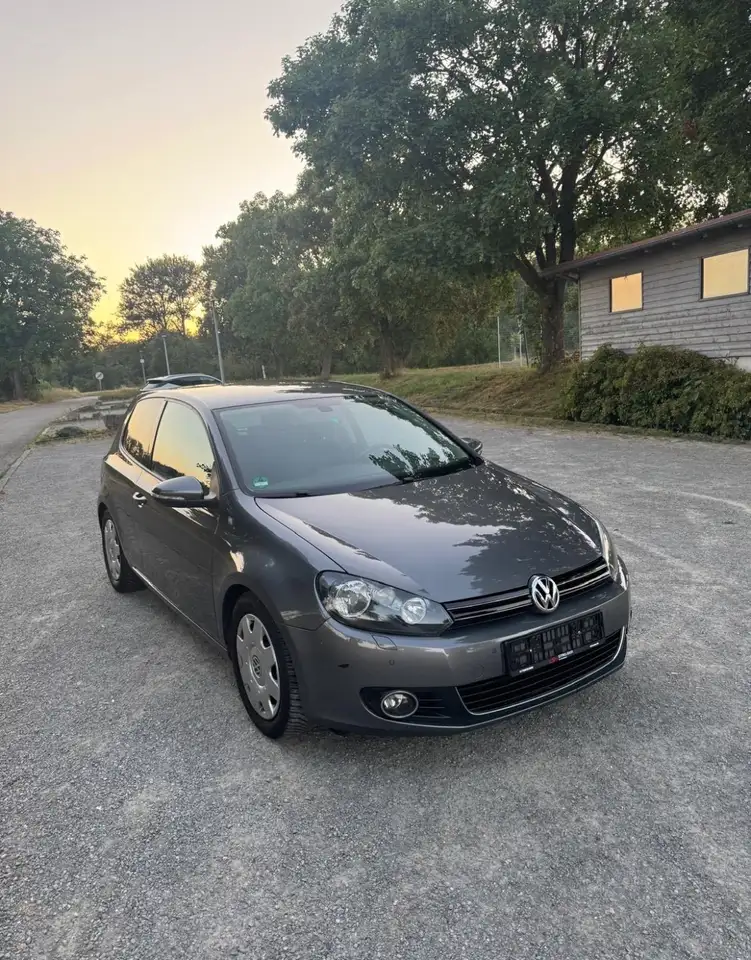 Volkswagen Golf 1.4 TSI Highline — photo 1 of 6
