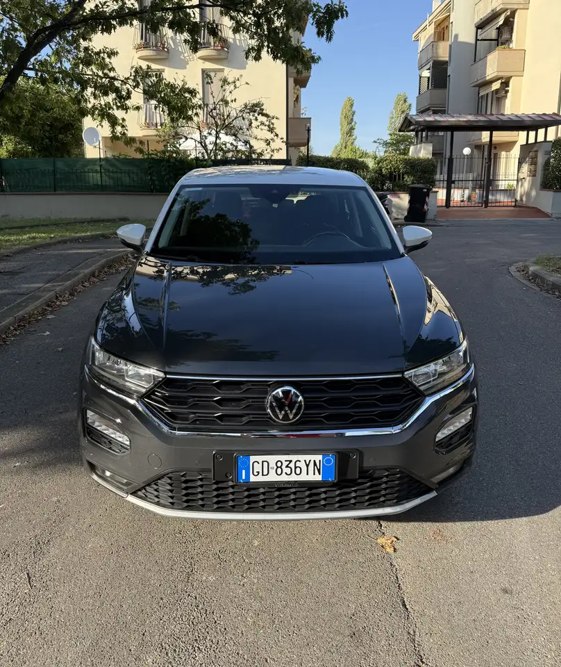 Volkswagen T-Roc 1.5 tsi Style dsg — photo 1 of 10