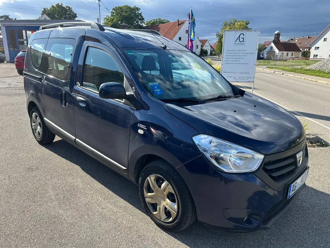 Dacia Dokker Laureate Diesel 90 PS — photo 1 of 15