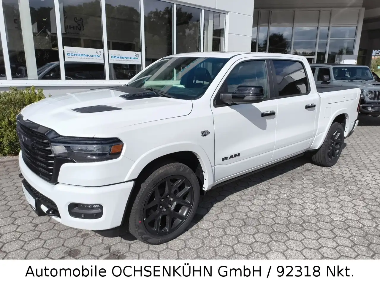 Dodge RAM 1500 V8 Laramie 4x4 Night / Head-Up, Luftf. — photo 1 of 15
