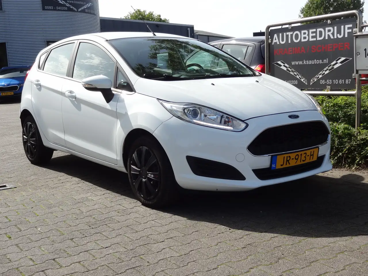 Ford Fiesta 1.0 Style — photo 1 of 17