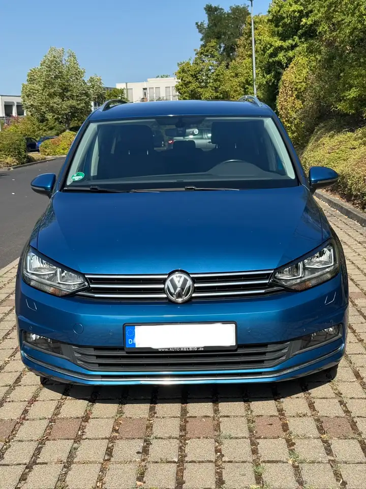 Volkswagen Touran Touran 2.0 TDI SCR (BlueMotion Technology) DSG SOUND — photo 1 of 8