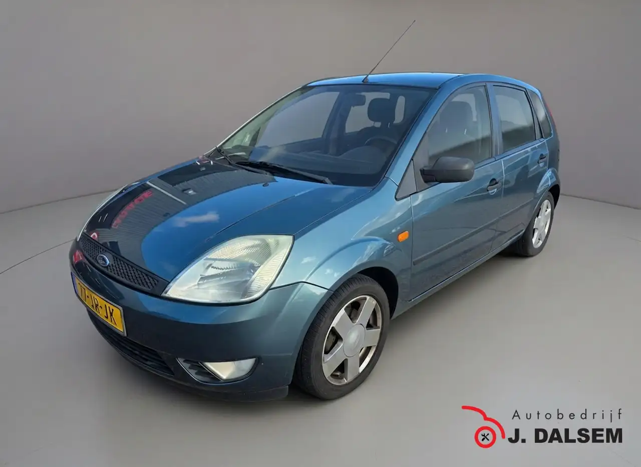 Ford Fiesta 1.4-16V First Edition — photo 1 of 13