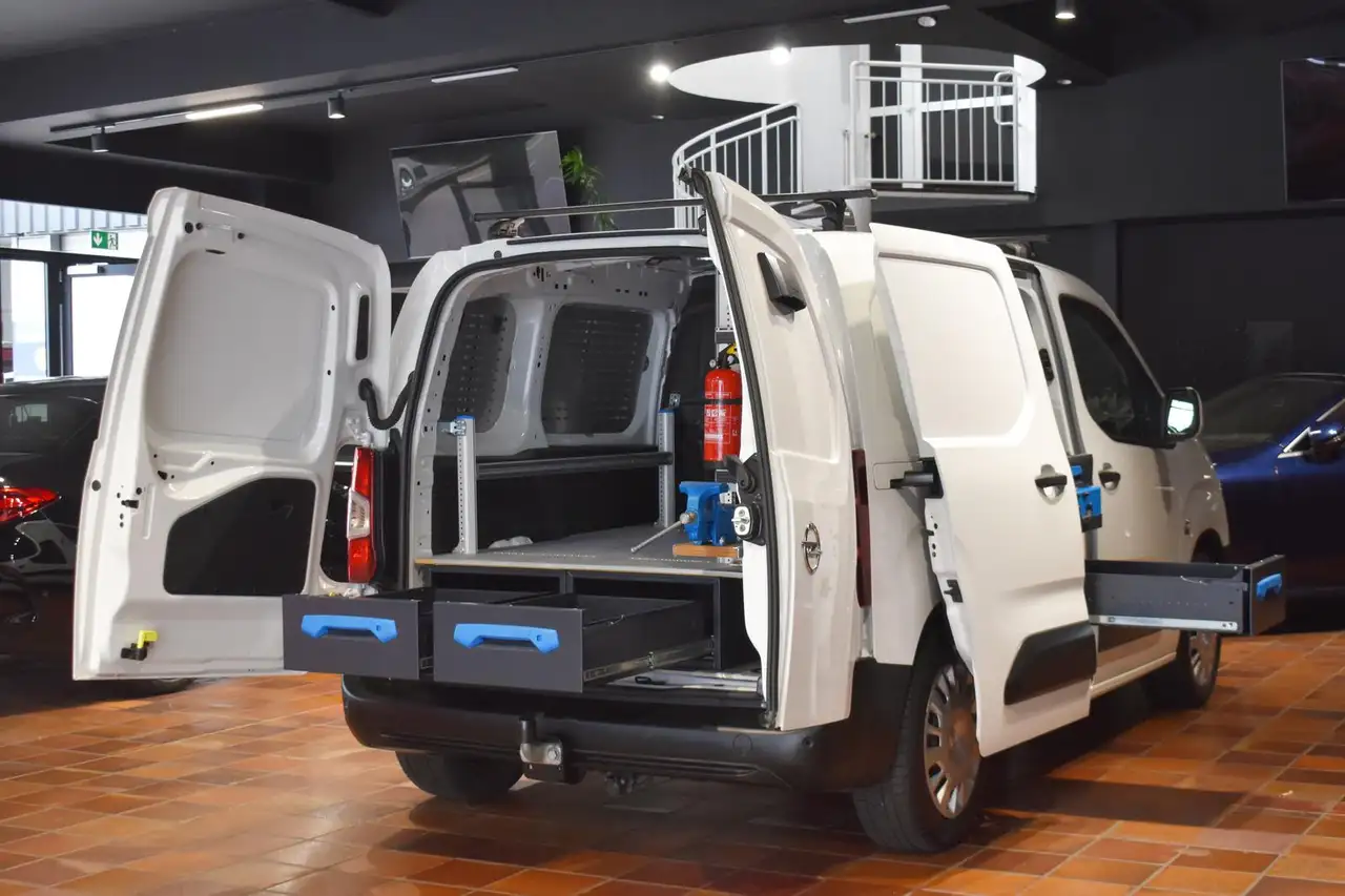 Opel COMBO CARGO 1.5 D EDITION SORTIMO-WERKSTATT TEMPOM — photo 1 of 15