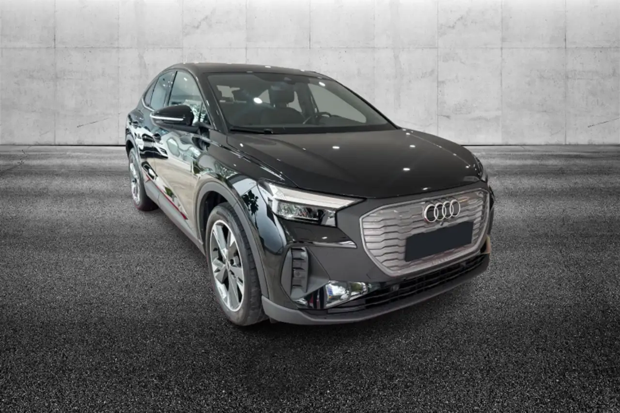 Audi Q4 e-tron Q4 e-tron — photo 1 of 7