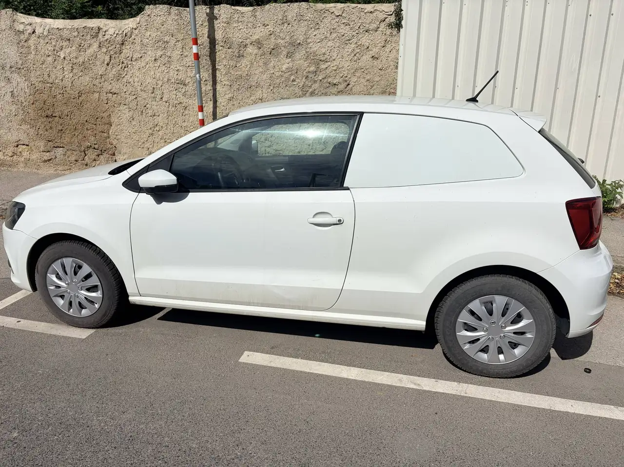 Volkswagen Polo TDI Bluemotion 2 Sitzer mit großem Ladevolumen — photo 1 of 13