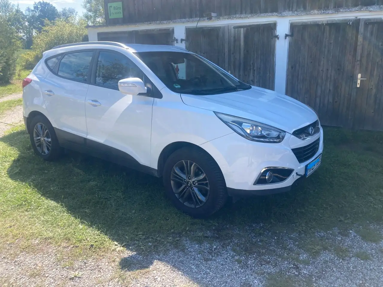 Hyundai iX35 Trend AWD / LEDER / AHK / Motor klappert — photo 1 of 7