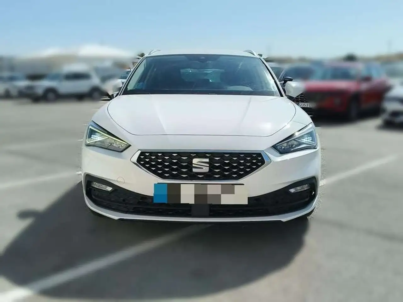 SEAT Leon 1.5 eTSI 110kW DSG-7 S&S Xcellence — photo 1 of 15