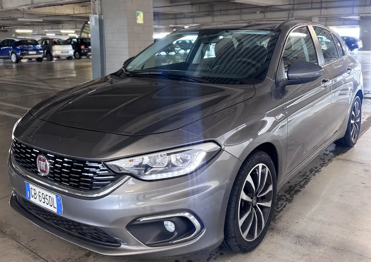 Fiat Tipo 5p 1.4 Lounge 95cv my19 — photo 1 of 11