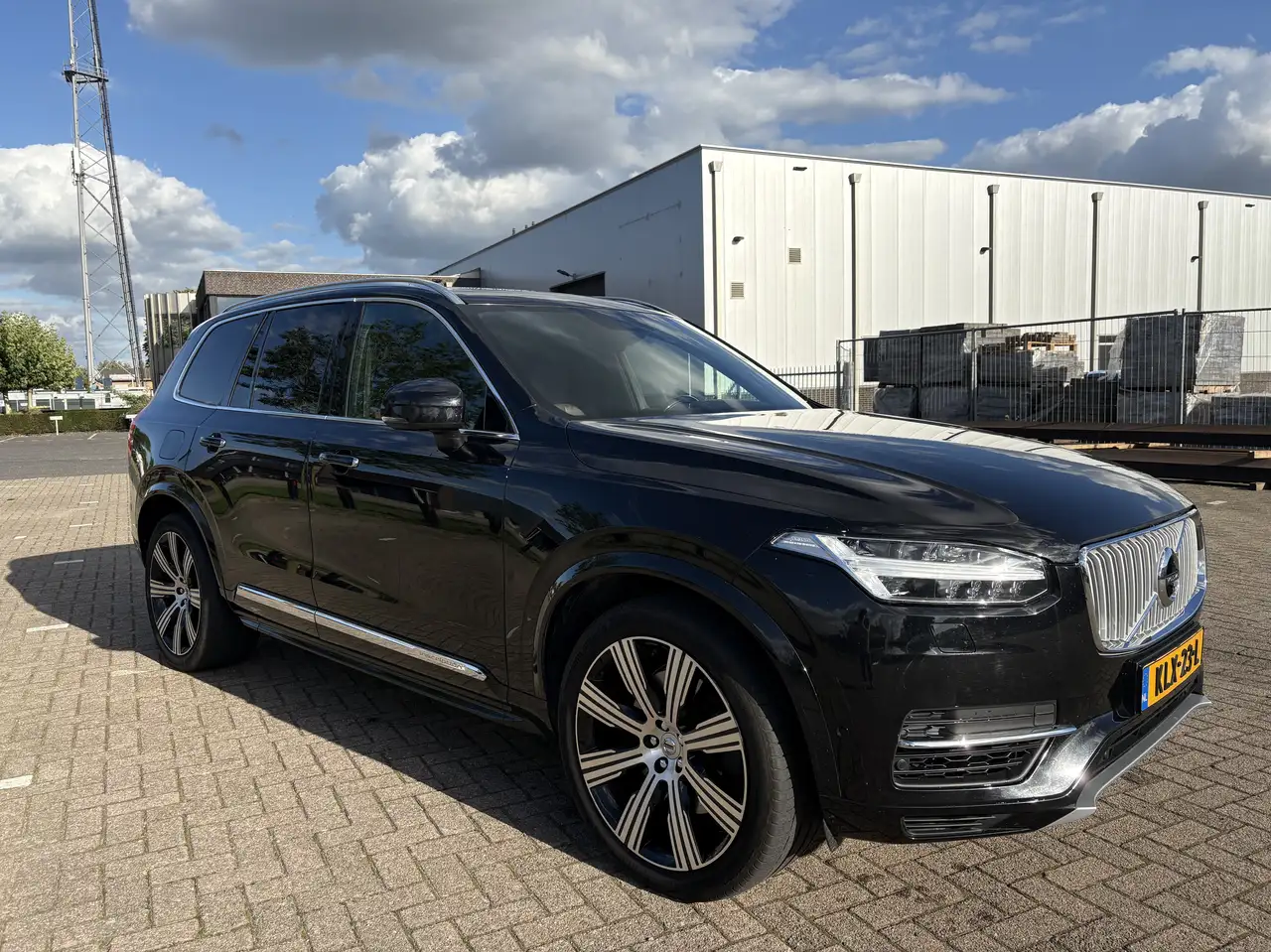 Volvo XC90 T8 2.0 Twin Engine Inscription/7p/B&W/P — photo 1 of 10