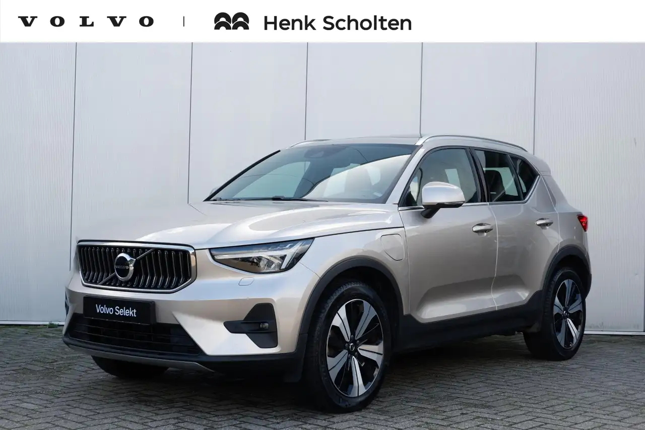 Volvo XC40 1.5 T4 Plug-in hybrid Ultimate Bright Elektrisch g — photo 1 of 30