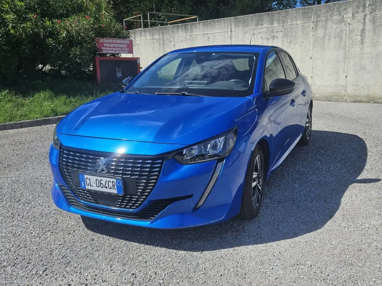 Peugeot 208 Allure Pack (NON versione base!) – i-Cockpit 3D e Sicurezza Attiva Avanzata — photo 1 of 14