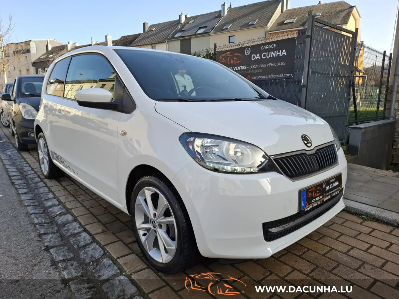 Skoda Citigo 1.0 FUN!!, CLIMA AUTO, SIEGES CHAUFF., PDC, BLUETO — photo 1 of 15
