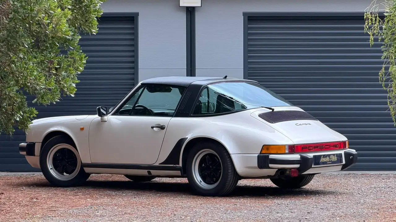1984 Porsche 911 3.2 TARGA SONAUTO 930/20, photograph 6
