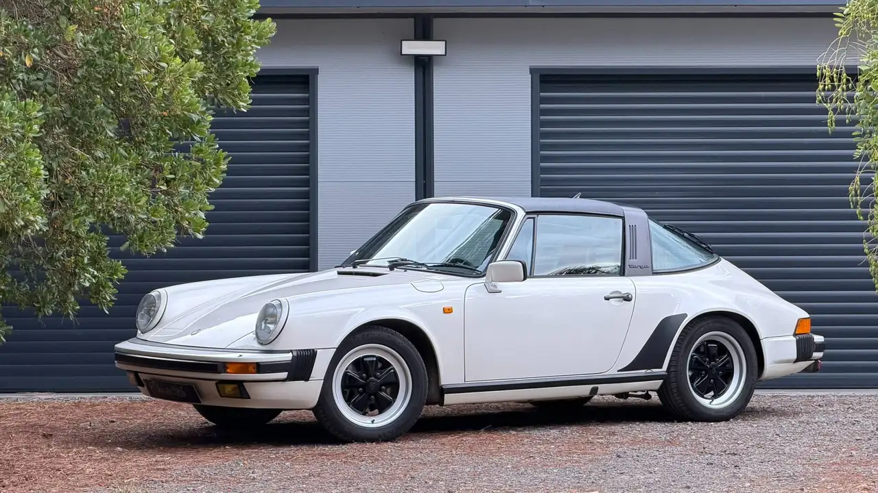 1984 Porsche 911 3.2 TARGA SONAUTO 930/20, photograph 4