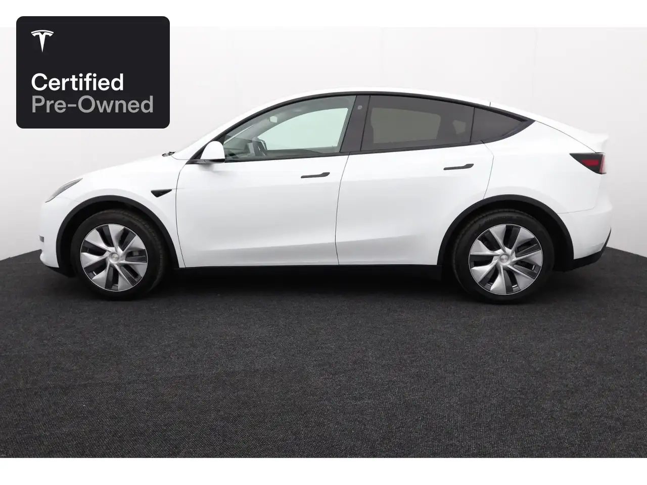 2024 Tesla Model Y Rear-Wheel Drive "Certified Pre-Owned", photograph 5