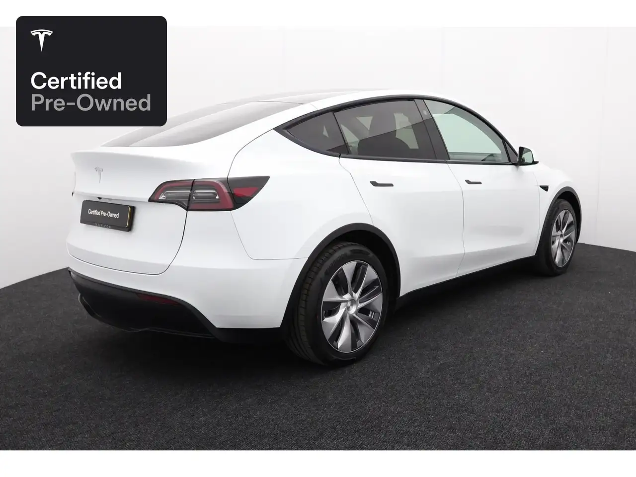 2024 Tesla Model Y Rear-Wheel Drive "Certified Pre-Owned", photograph 8