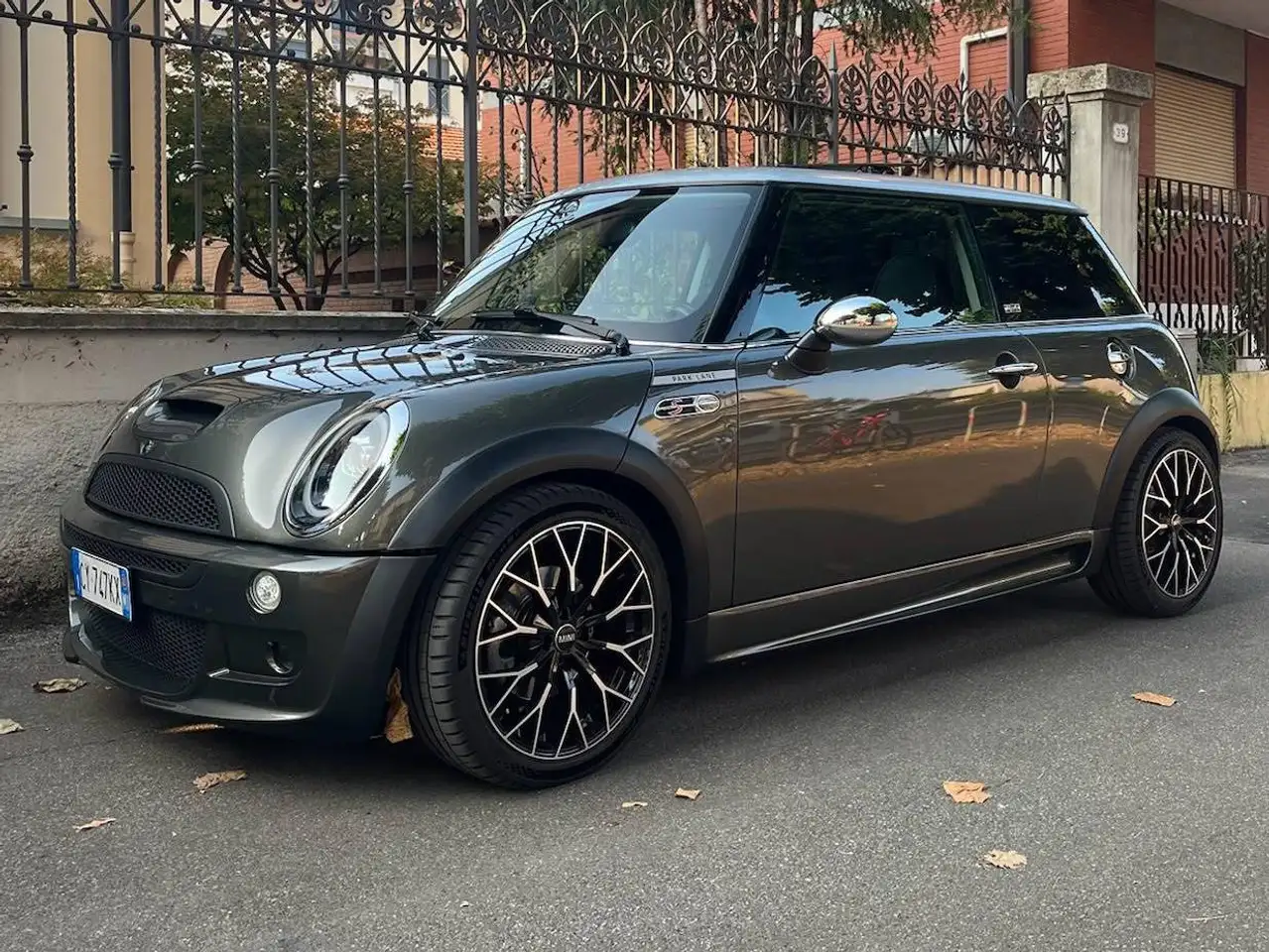 MINI Cooper S Mini II 2001 1.6 Park Lane — photo 1 of 1