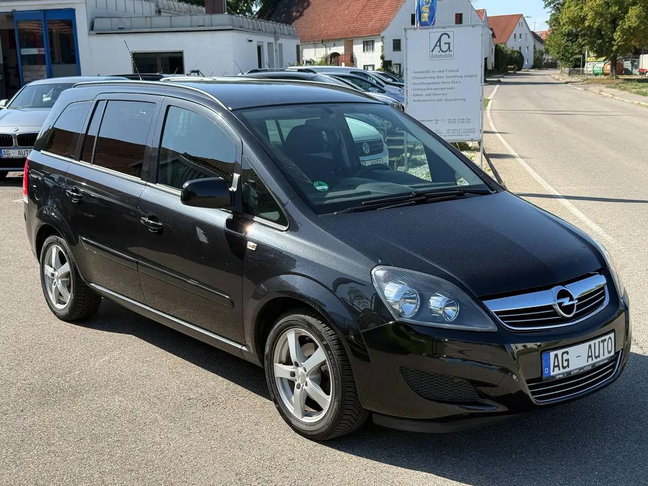 Opel Zafira Family 7-Sitzer Klima Tempomat TÜV 09/27 — photo 1 of 23