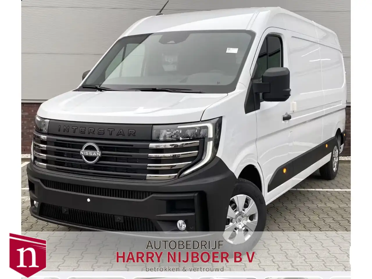 Nissan Interstar 2.3 dCi L3H2 Tekna — photo 1 of 14
