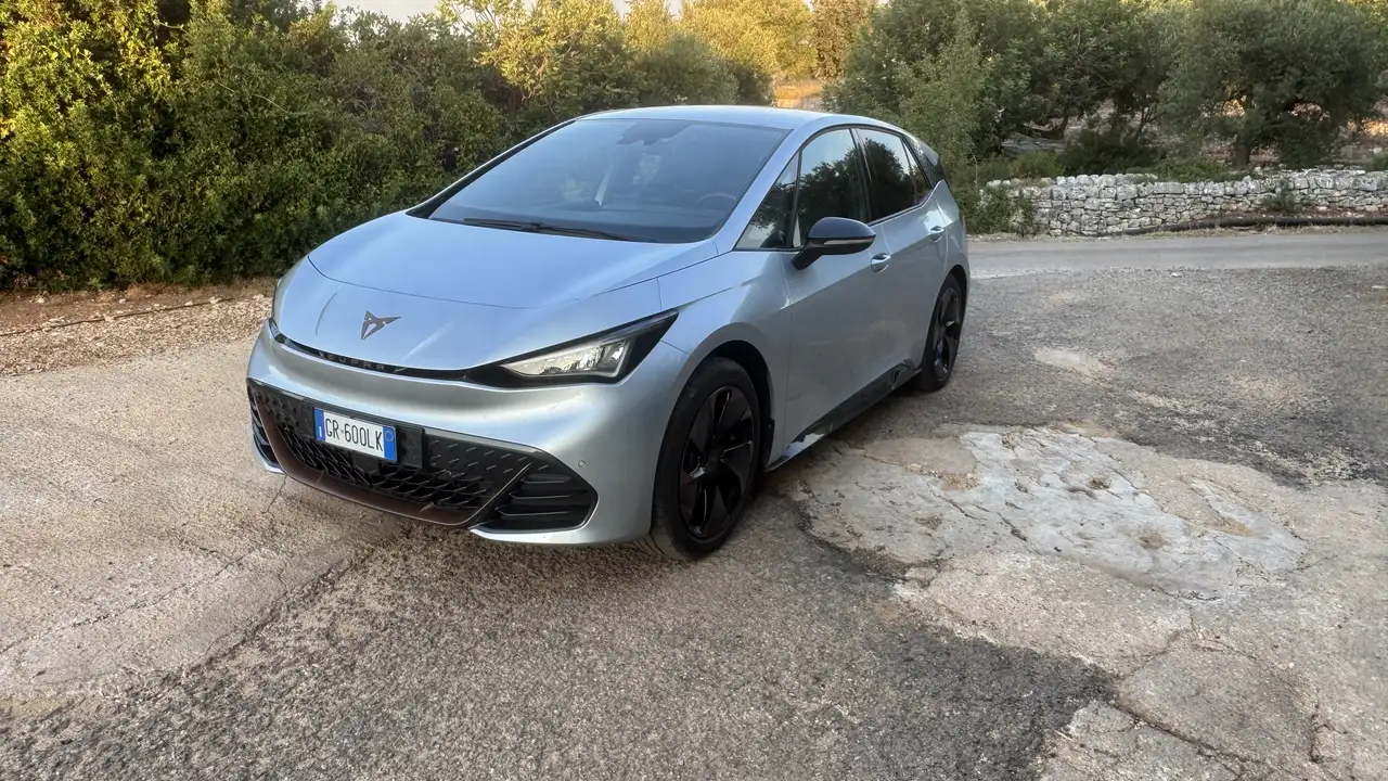 CUPRA Born 58kWh Impulse — photo 1 of 12