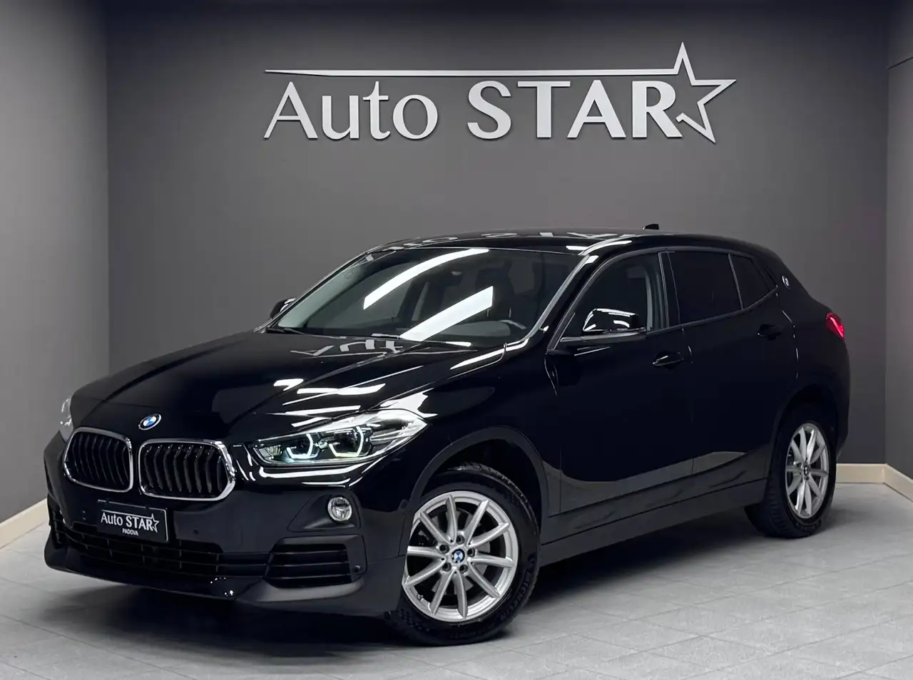 BMW X2 X2 sdrive18d Business X auto — photo 1 of 15
