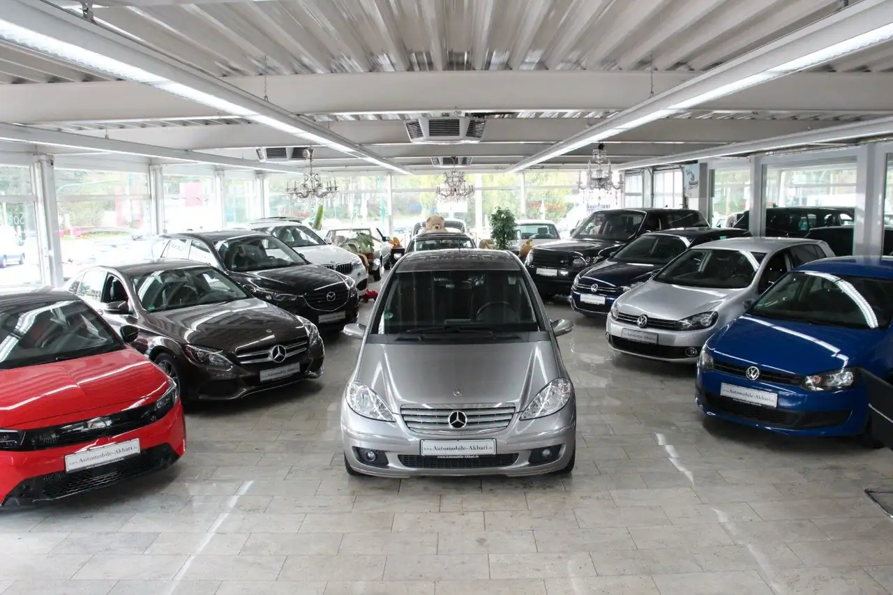 Mercedes-Benz A 200 Automatik Elegance *Klima* — photo 1 of 32